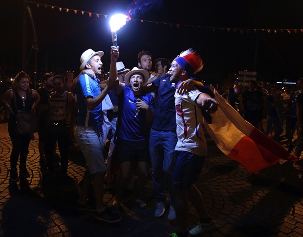 Người dân đất nước hình lục lăng có lẽ sẽ trải qua một đêm không ngủ. Ảnh: Internet.