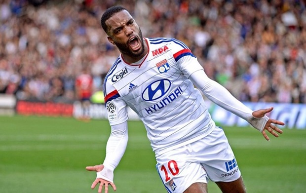 Lyon quá mệt mỏi với cách làm việc của Arsenal và chấm dứt mọi liên lạc bằng cách nâng giá Lacazette lên 60 triệu bảng. Ảnh: Internet.