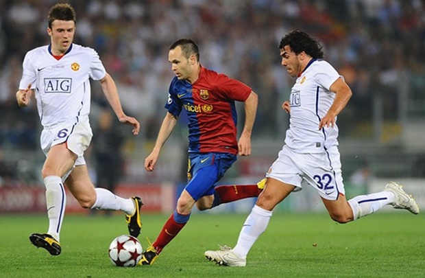Iniesta (giữa) là sự khác biệt trong trận chung kết Champions League 2009. Ảnh: Internet.