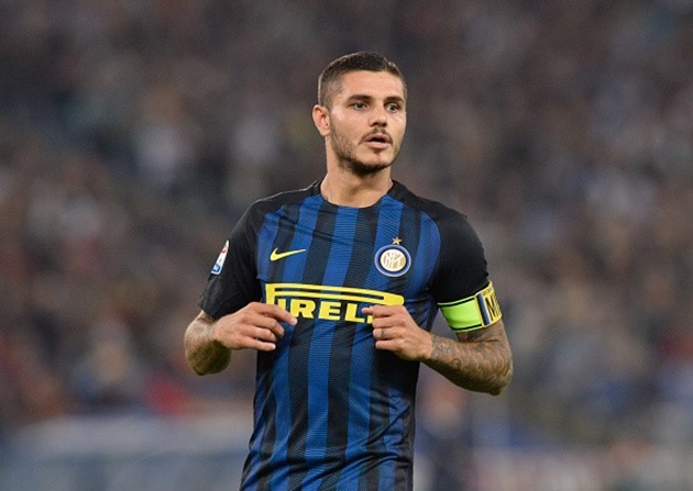 3. Mauro Icardi (chỉ số trung bình 82): Năm nay 23 tuổi, Icardi đã trở thành cầu thủ quan trọng bậc nhất của Inter Milan. Mặc dù Inter chỉ giành được vị trí thứ 4 năm ngoái và kém Juventus 24 điểm, Mauro Icardi đã có cho mình 16 bàn thắng trong bối cảnh cả đội thi đấu thiếu sáng tạo và cứng nhắc. Icardi đã khởi đầu mùa giải 2016-2017 với 4 bàn thắng trong 4 trận đấu đã qua. Tiền đạo người Argentina được cộng chỉ số trong FIFA 17 nhưng cũng chỉ dừng tại con số 82, ngang bằng với David Villa, Mario Gomez và cả Gignac, những tiền đạo đã lớn tuổi. Ảnh: Internet.