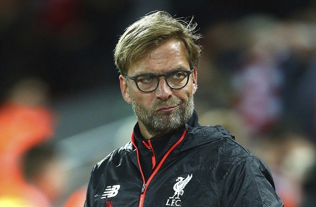 Klopp ngao ngán trước hàng phòng ngự dày đặc của MU. Ảnh: Internet.