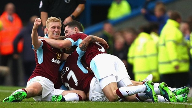 Burnley 2-1 Everton: Burnley đã có lần đầu tiên trong lịch sử ghi được một bàn thắng ở phút bù giờ tại đấu trường Premier League. Ảnh: Internet.