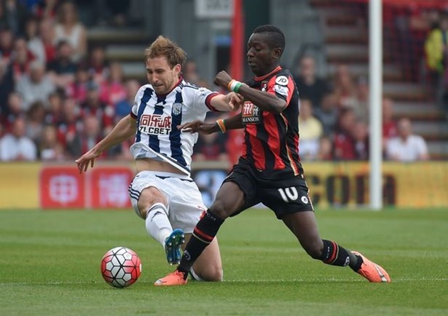 4. Craig Dawson (West Brom- 102,04 km): Thống kê về quãng đường di chuyển của hậu vệ phải người Ireland sẽ còn cao hơn nữa nếu anh không phải chôn chân ở phần sân nhà để theo kèm Philippe Coutinho ở vòng đấu vừa qua. Ảnh: Internet.