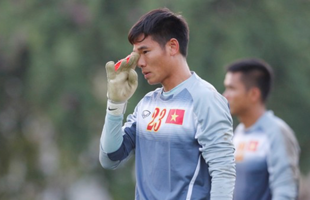 Chấn thương của Nguyên Mạnh trong trận đấu nội bộ chiều 2/11 khiến ban huấn luyện lo lắng. Ảnh: Internet.