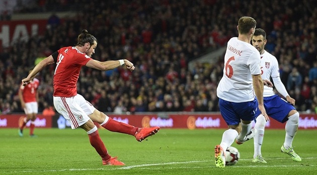 Sau khi trận đấu diễn ra 30 phút, đội chủ nhà xứ Wales mở tỷ số nhờ công của Gareth Bale. Ảnh: Internet.