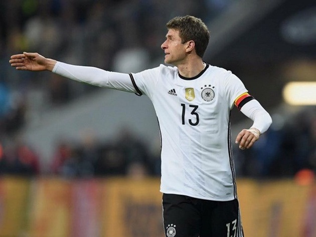 Thomas Mueller ra quân với vị trí thủ quân. Ảnh: DFb.de.