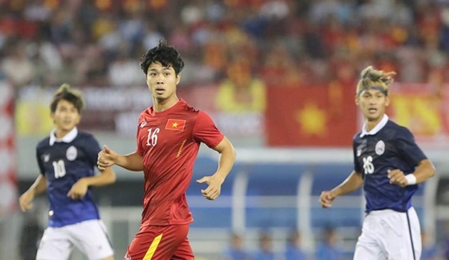 Đội tuyển Việt Nam thắng Campuchia 2-1 dù thi đấu thiếu người. Ảnh: Tùng Lê.