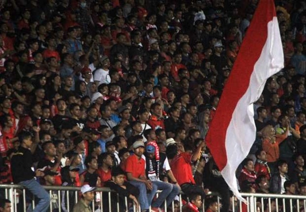 Cổ động viên Indonesia sẽ đem đến sức mạnh tinh thần cho thầy trò huấn luyện viên Riedl. Ảnh: Goal.