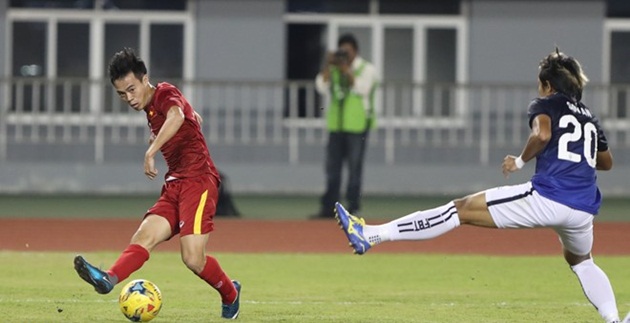 Đánh biên trở thành thứ vũ khí lợi hại của ĐT Việt Nam. Ảnh: Quốc Bảo.