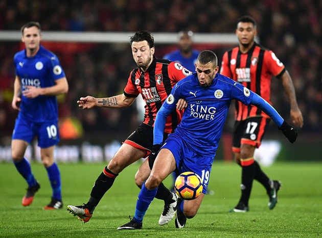 Đội đương kim vô địch Leicester City hưng phấn sau khi thắng Man City 4-2 trên sân nhà King Power ở vòng đấu trước. Do vậy, họ nhập cuộc trận đấu gặp Bournemouth với tinh thần rất cao.