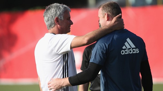 Theo Morabito, tình cảm tốt đẹp giữa Mou và Rooney chỉ là giả tạo.