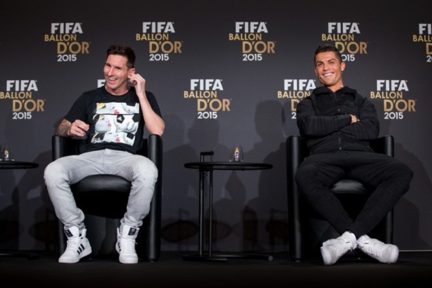 Những gì Ronaldo và Messi làm được ngoài đời vượt xa trí tưởng tượng trong truyện tranh.
