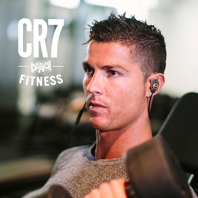 Tiền đạo thuộc biên chế Real Madrid kết thúc năm 2016 bằng việc khai trương chuỗi phòng gym cao cấp hợp tác với tập đoàn Crunch Fitness.