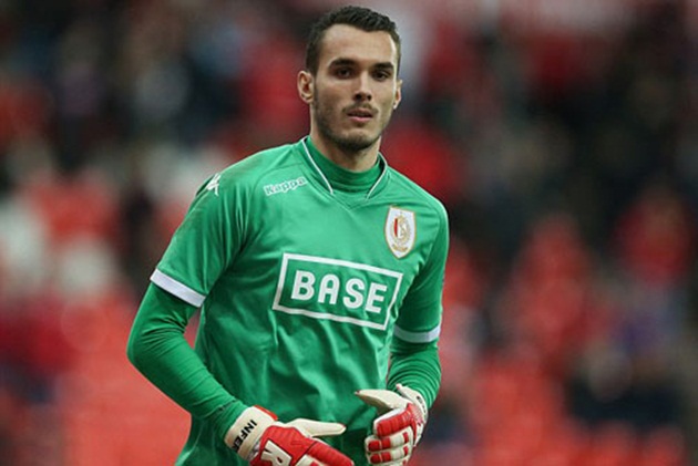 10. Thủ môn Guillaume Hubert (Standard Liege).