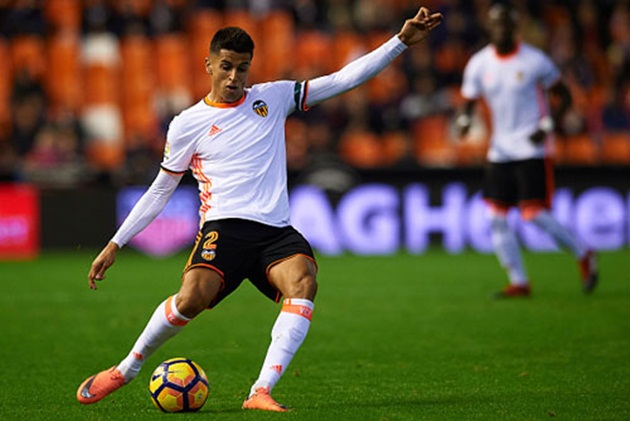 3. Hậu vệ cánh phải Joao Cancelo (Valencia).