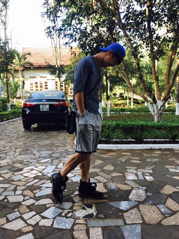 Style hip hop, đường phố nghịch ngợm được "model" Công Phượng thể hiện dịp Xuân về.