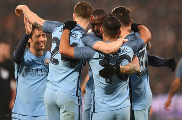 5. Man City. Thu được 20 triệu bảng/năm từ hãng hàng không Etihad Airways (Các Tiểu vương quốc Ả Rập Thống nhất).
