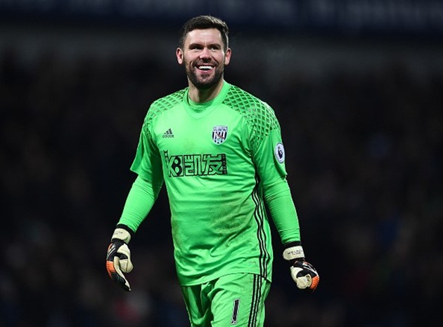 13. Ben Foster (West Brom): Cựu thủ môn MU ra sân 22 trận, giữ sạch lưới 4 lần, thực hiện 81 pha cứu thua giúp "The Baggies" an toàn ở vị trí thứ 8 trên bảng xếp hạng Premier League.