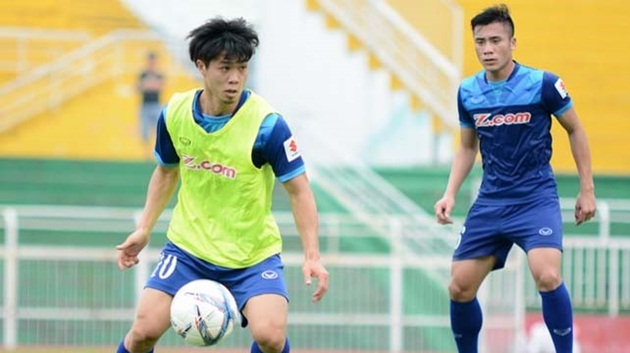 Công Phượng hơn một lần bị nhắc nhở về sự rườm rà. Ảnh: Nguyễn Đăng.