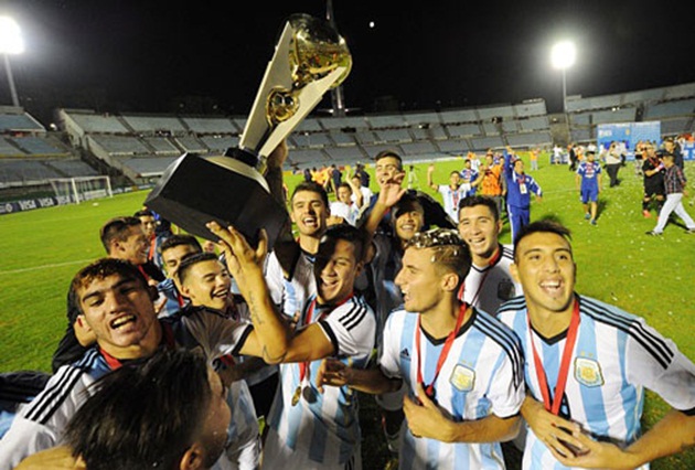 U20 Argentina chủ động mời Việt Nam đá giao hữu.