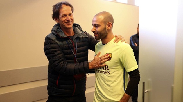 Lange từng gây bất ngờ khi trở thành vận động viên đua thuyền nhiều tuổi nhất giành HVC thế vận hội ở Olympic Rio. Trước đó một năm, ngôi sao 54 tuổi cũng từng bị mất một phần phổi do căn bệnh ung thư.