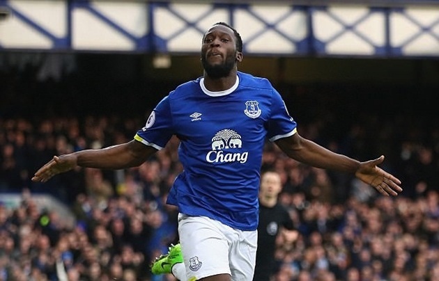 2. Romelu Lukaku (Everton - 21 bàn): Chân sút dẫn đầu danh sách Vua phá lưới Premier League vừa tuyên bố sẽ không gia hạn với đội chủ sân Goodison để tìm kiếm cơ hội chơi bóng ở Champions League mùa tới. Man Utd có cơ hội lớn để sở hữu tiền đạo sinh năm 1993 nếu vô địch Europa League mùa này.