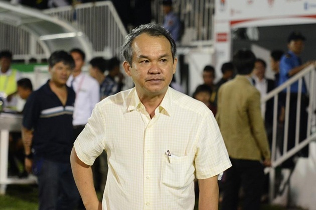 Bầu Đức rơi vào cảnh tréo ngoe sau đúng 1 tuần.