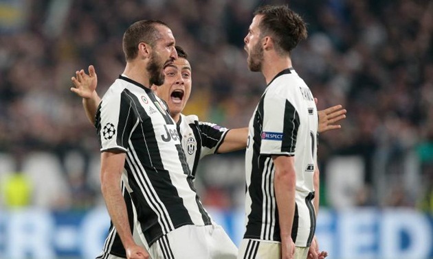 Juventus bản lĩnh hơn hẳn người Pháp.