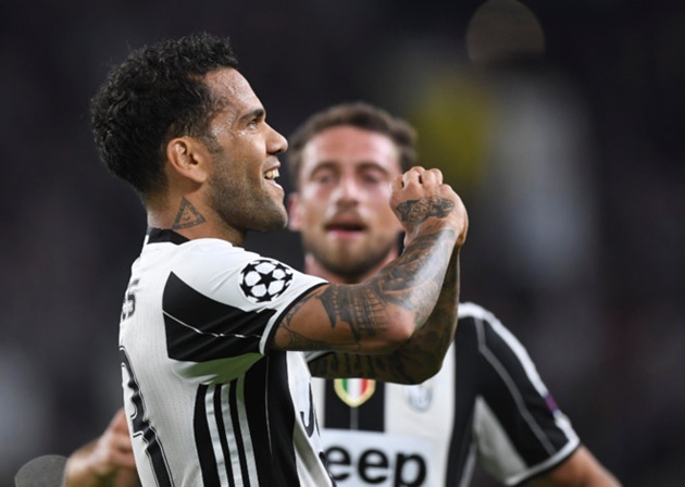 Dani Alves, món quà vô giá của Juventus.