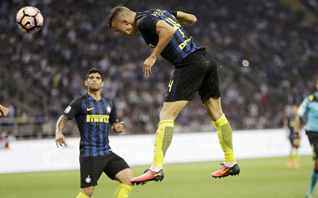Với Perisic, M.U sẽ có thêm một 'sát thủ' trên không.