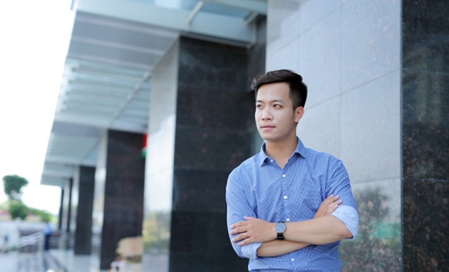Anh Quân và nhà báo Phạm Tấn sẽ đồng hành cùng khán giả trong trận cầu đinh vòng 3 Ngoại hạng Anh giữa Liverpool và Arsenal được phát sóng độc quyền trên kênh K+1 lúc 22h00 ngày Chủ Nhật 27/8.