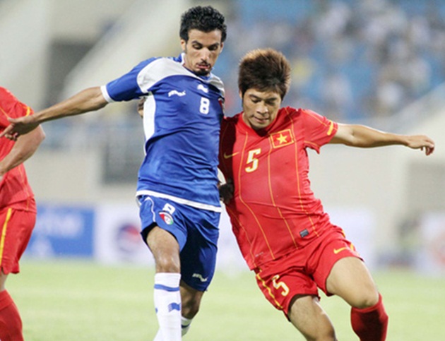 Minh Châu lăn xả ở tuyến giữa giúp tuyển Việt Nam và CLB Hải Phòng không bị lép vế trước các đối thủ lớn. Ảnh: Hải Anh.