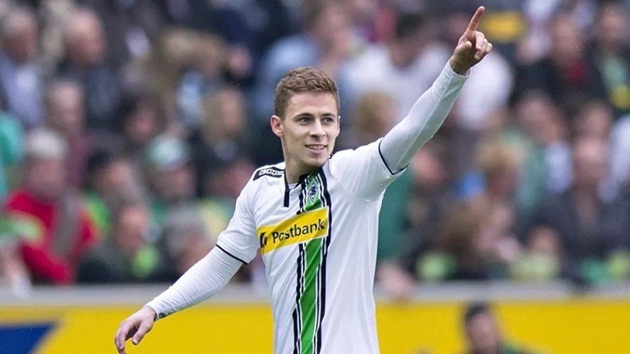 Trước Kylian, Chelsea cũng từng sở hữu một cậu em khác của Eden là Thorgan. Tuy nhiên, tiền vệ 24 tuổi đã chuyển sang đầu quân cho Borussia Monchengladbach cách đây hơn 2 mùa. Hiện tại, Thorgan cũng đang thi đấu rất thành công khi có 6 pha lập công và 6 đường kiến tạo sau 15 trận ra sân mùa này.