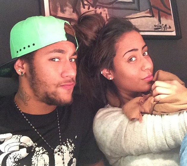 Neymar và 'lời nguyền' mang tên sinh nhật em gái - Bóng Đá