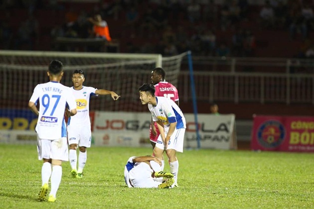 Trực tiếp Sài Gòn FC 1-1 Hoàng Anh Gia Lai: Xuân Trường lập siêu phẩm đá phạt - Bóng Đá