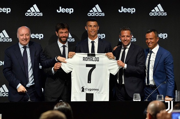 Sự gia nhập của Ronaldo sẽ khiến cuộc chiến giành Scudetto chỉ còn là chuyện riêng của Juventus?