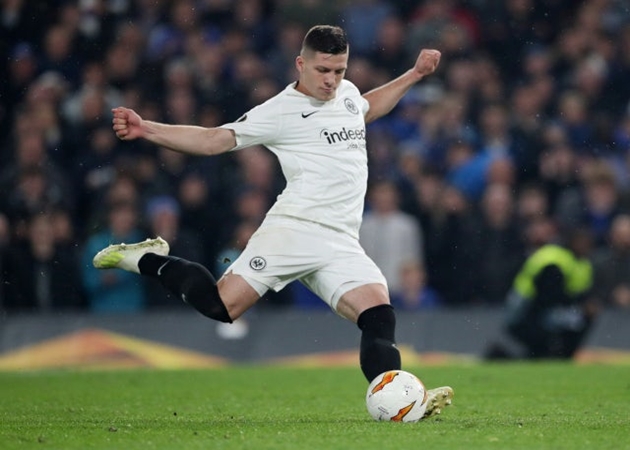 Jovic sắp chuyển đến Real Madrid.