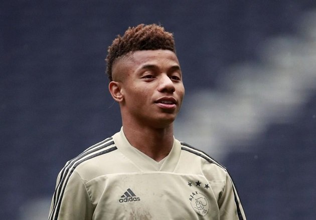 De Jong khuyên Barca mua David Neres - Bóng Đá
