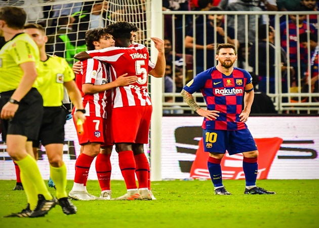 Messi laments Barca's childish mistakes in Super Cup defeat - Bóng Đá