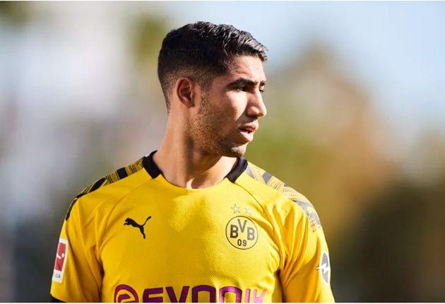 Trong bối cảnh Achraf Hakimi hoàn toàn có thể trở lại Real Madrid vào cuối mùa giải (vì hết thời hạn cho mượn), còn tương lai của Lukasz Piszczek vẫn đang khá mờ mịt, ban lãnh đạo Dortmund đã lập tức quyết định lên kế hoạch chiêu mộ Meunier.