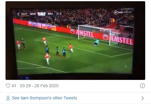 7. Bruno Fernandes vs Club Brugge. Bàn thắng đầu tiên của tiền vệ người Bồ Đào Nha cho Man Utd đến từ pha sút penalty trong chiến thắng 5-0 trước đại diện nước Bỉ. Phong thái ung dung đến từ Fernandes trước khi tung ra cú dứt điểm khiến NHM vô cùng phấn khích.