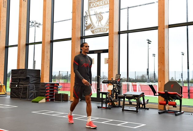 Ảnh Van Dijk trở lại - Bóng Đá