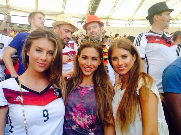 Nhan sắc của các WAGS Đức trên khán đài. Ảnh: Internet.