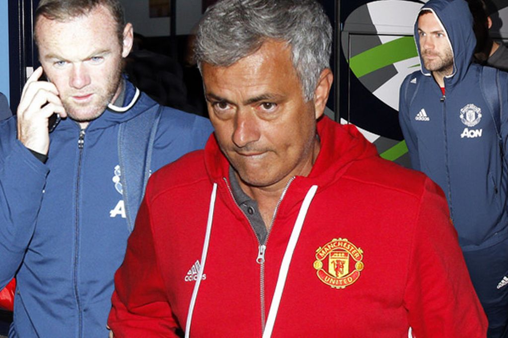 Mourinho yêu cầu thủ nhiều cầu thủ M.U tập luyện nhiều hơn. Ảnh: Internet.