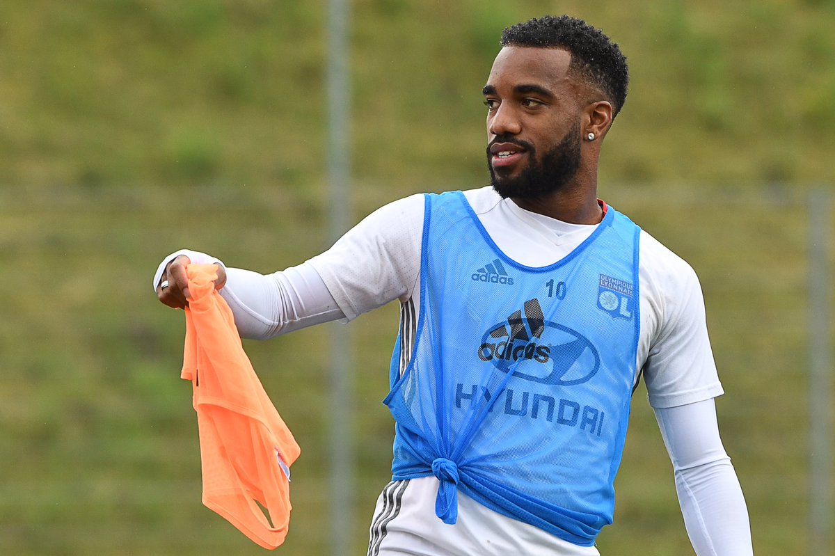 Lacazette sẽ đến Arsenal hè này? Ảnh: Internet.