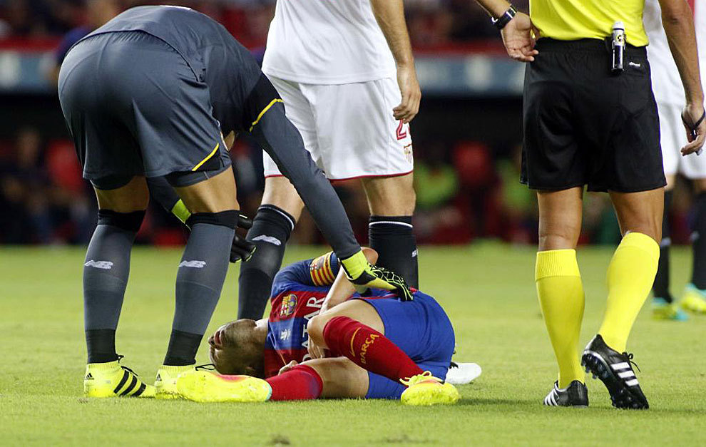 Barca mất hai trụ cột là Iniesta và Mathieu. Ảnh: Internet.