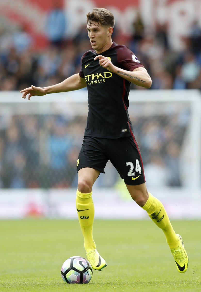 Stones chơi hay nhất trận Stoke- Man City
