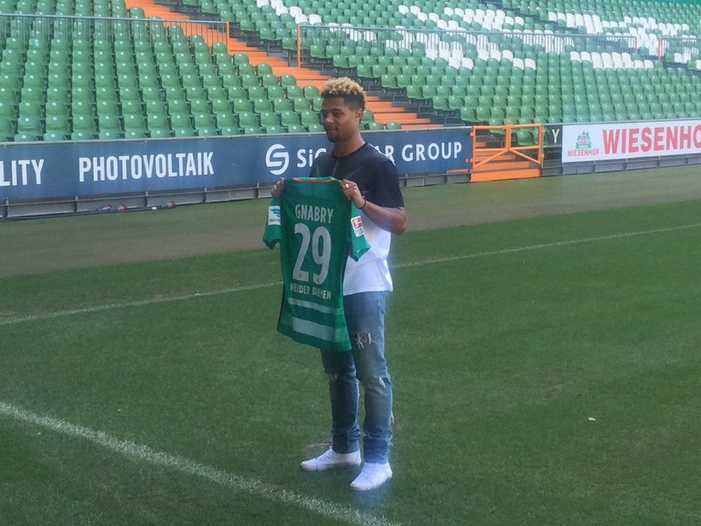 Gnabry chính thức sang Bremen