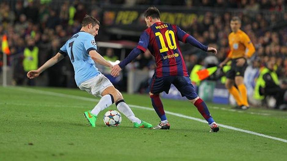 Milner bị Messi xỏ háng. Ảnh: Internet.