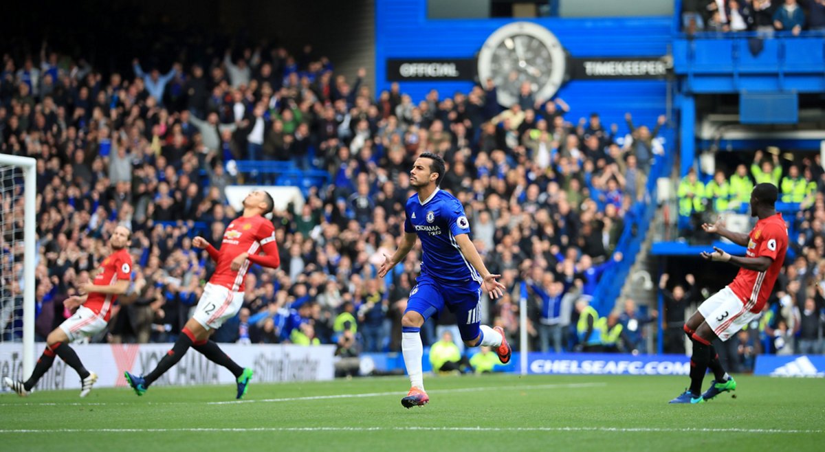 Pedro trừng phạt sai lầm của đội khách. Ảnh: Internet.